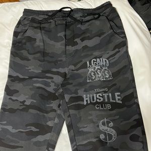 Legend- camo sweatpants